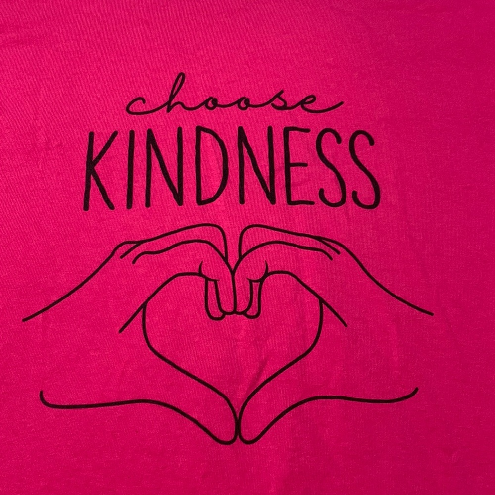 💗Choose Kindness heart hands 💗pink t shirt L